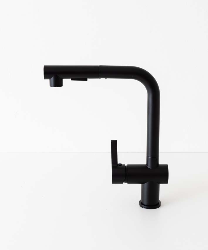 Robinet de cuisine Maeve noir mat avec bec extractible Robinet de cuisine Maeve noir mat avec bec extractible