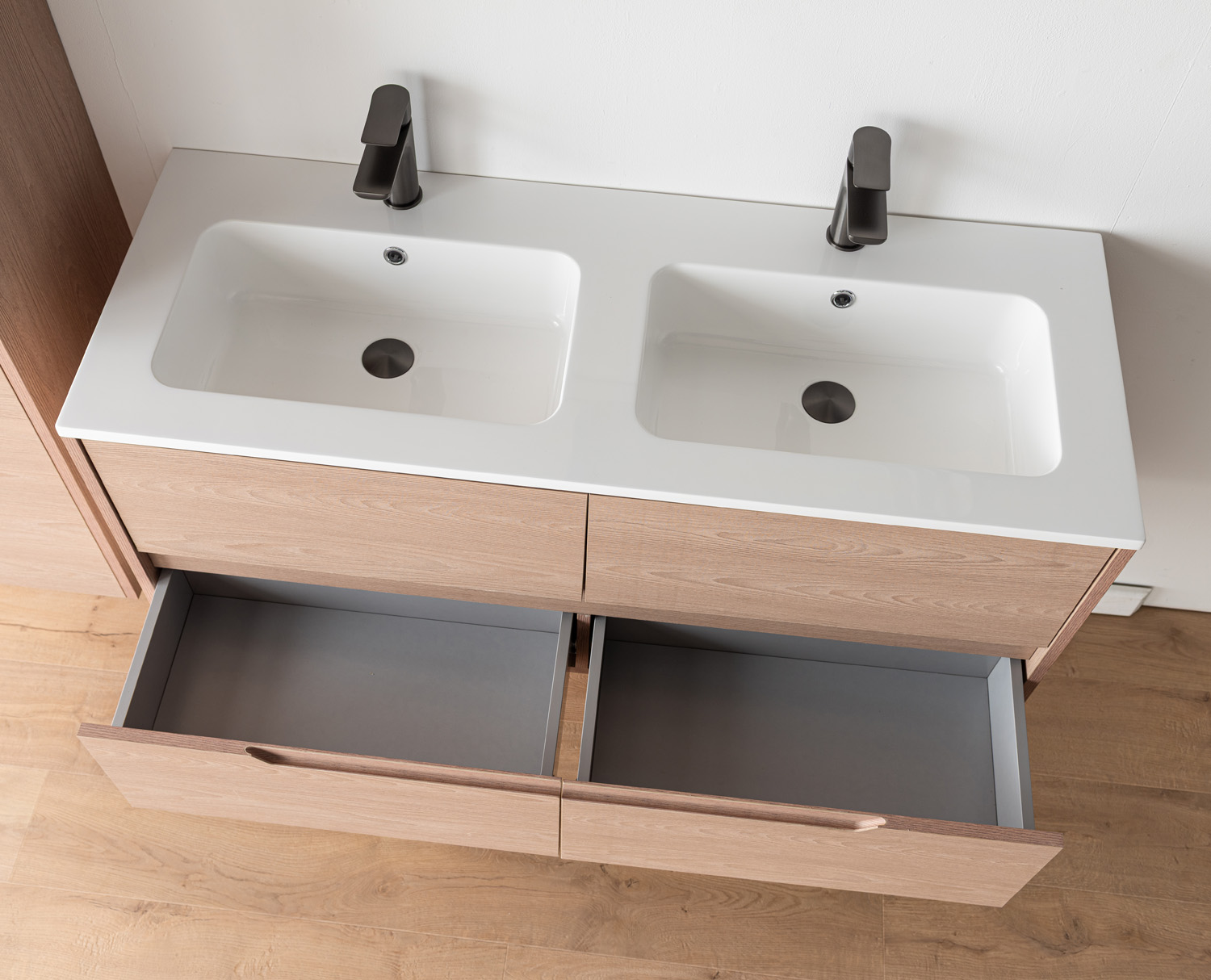 Meuble de salle de bains Tarik chêne Nordic suspendu avec double vasque blanc brillant 120cm