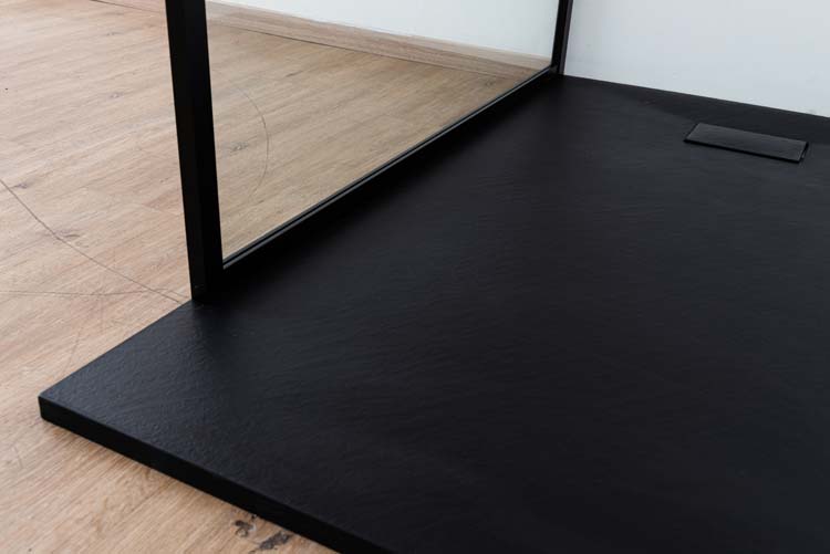 Paroi de douche Ugo profile noire 140x200cm avec barre