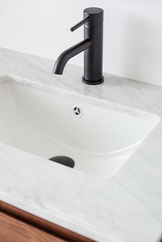 Meuble de salle de bains Falco noyer suspendu avec lavabo double effet marbre carrara 120cm