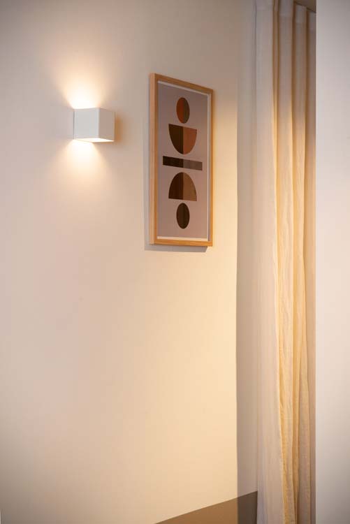 Wandlamp binnen/buiten - wit - dimbaar - LED 1x6W - 2700K - IP54 - beweging- & dag/nacht sensor - oplaadbaar