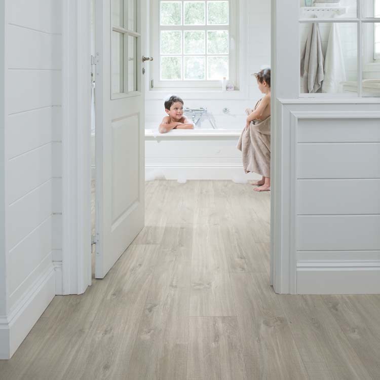 Vinyle Quick-step alpha vinyl small planks 4mm chêne canyon gris avec traits de scie Vinyle Quick-step alpha vinyl small planks 4mm chêne canyon gris avec traits de scie